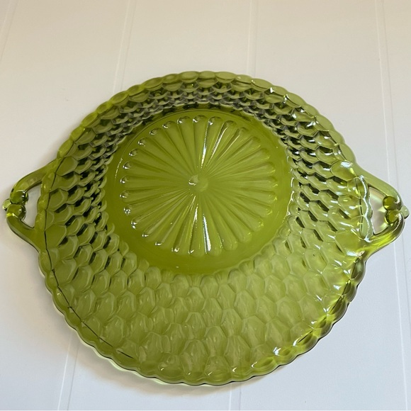 Vintage Indiana Glass Avocado Green Honeycomb Dish 2 Handles - Picture 9 of 9